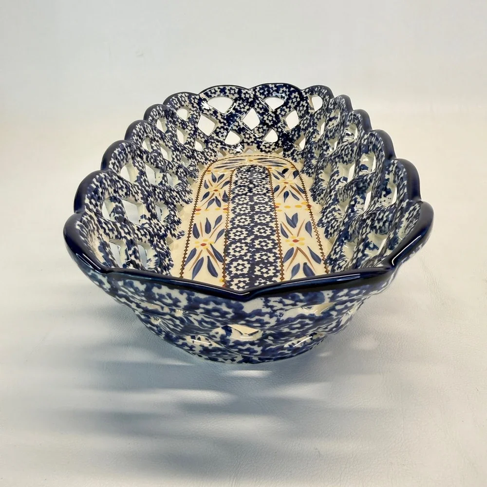 Temp-tations Oval Bread Dish Old World Blue Floral Ceramic Lattice PPP-JN-798082